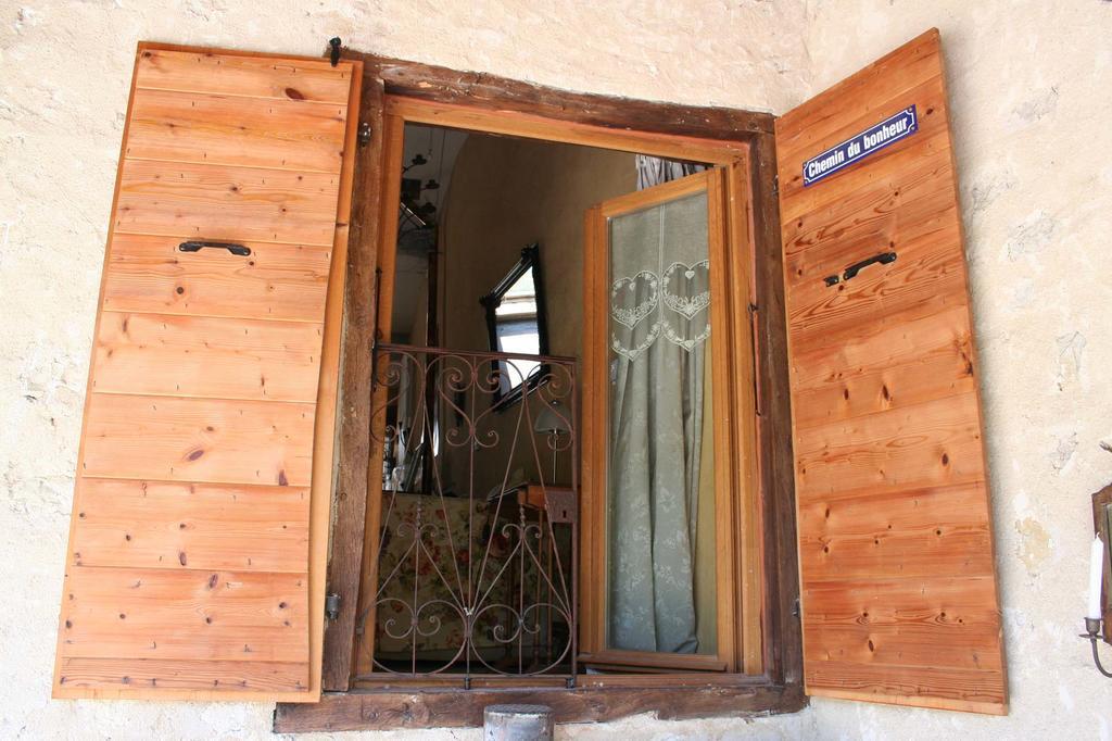 Chambre D'Hotes La Romarine Barnave Exterior foto